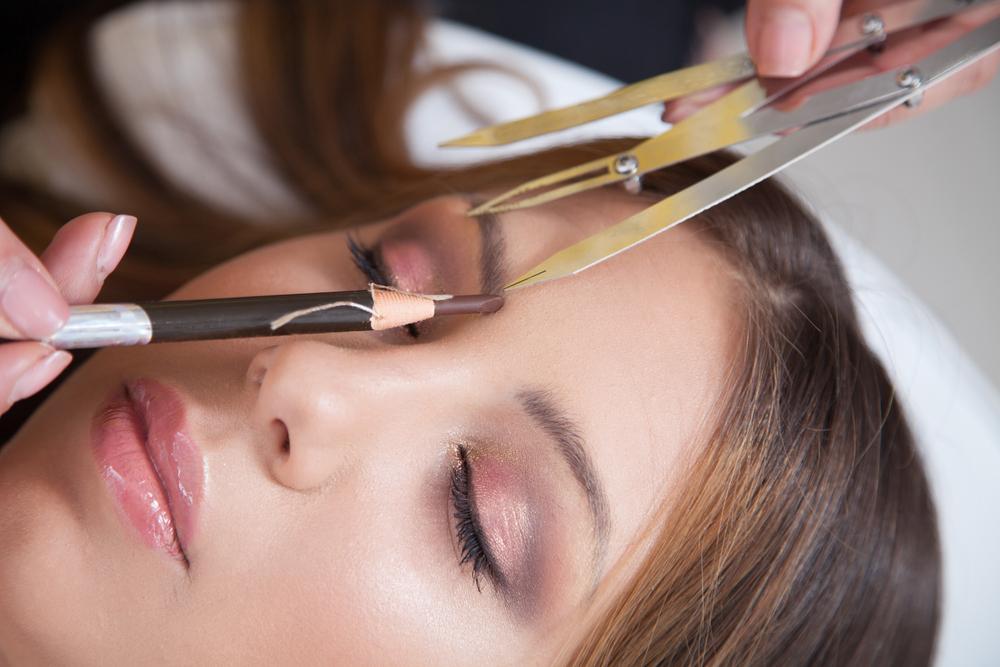 Eyebrow Makeup: A Beginner’s Guide